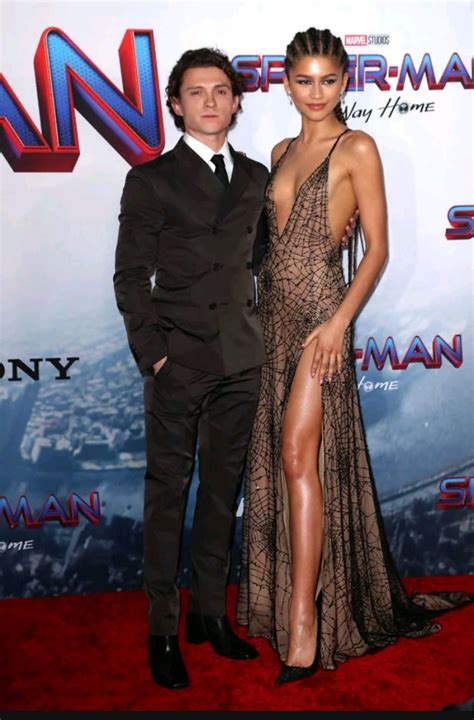 naked zendaya|Zendaya Wears Plunging Nude Dress For ‘Spider